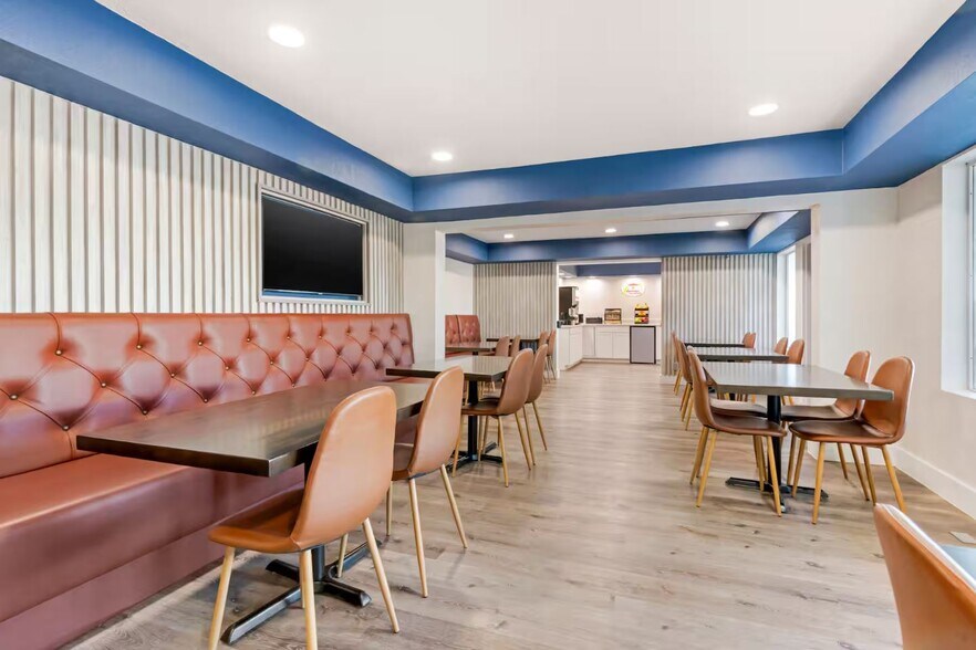 More Photos Of 1850 W Landstreet Rd, Orlando Hotel For Sale