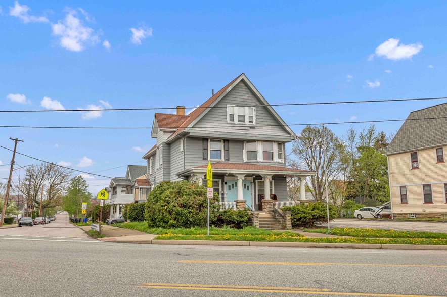 Primary Photo Of 4438 Pearl Rd, Cleveland Apartments For Sale