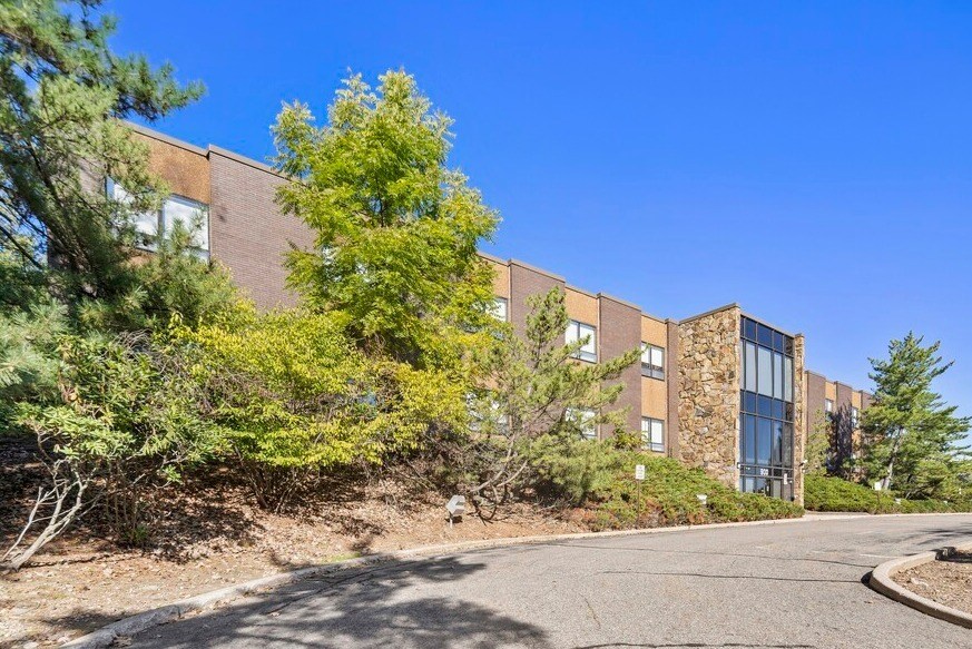 More Photos Of 900 Corporate Dr, Mahwah Office For Lease