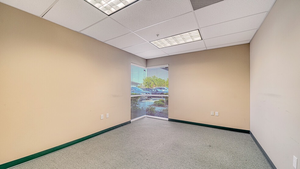 More Photos Of 7316-7320 Delainey Ct E, Sarasota Office Residential For Sale
