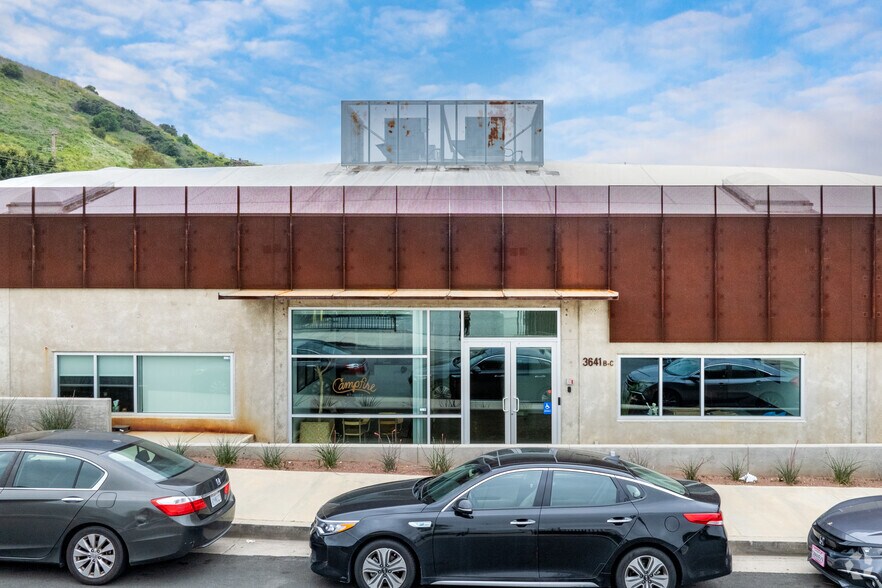 More Photos Of 3641 S Holdrege Ave, Los Angeles Loft Creative Space For Lease