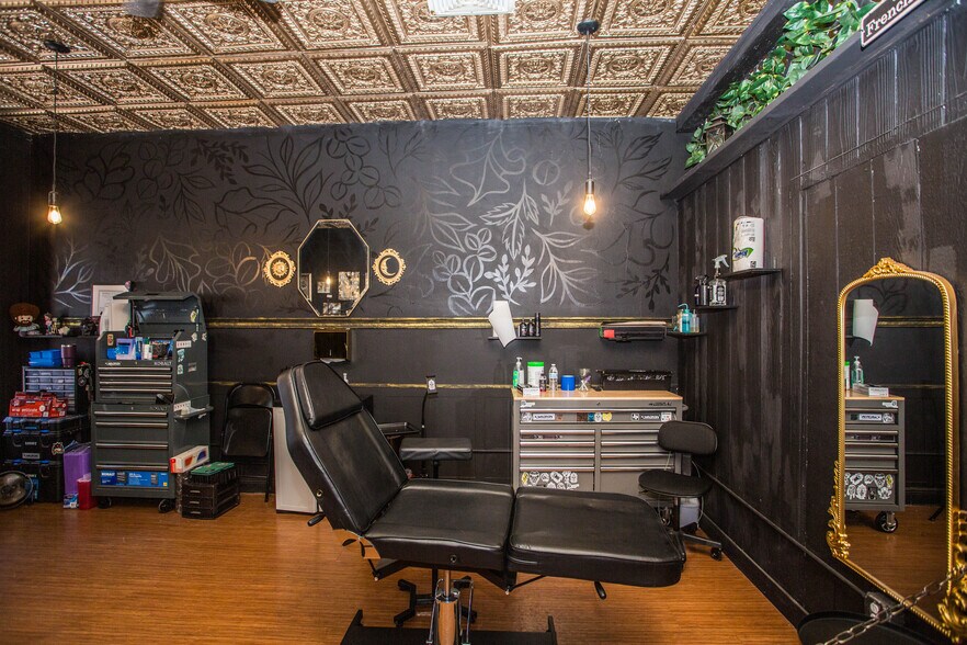 More Photos Of 1812 Avenue R, Lubbock Office For Sale