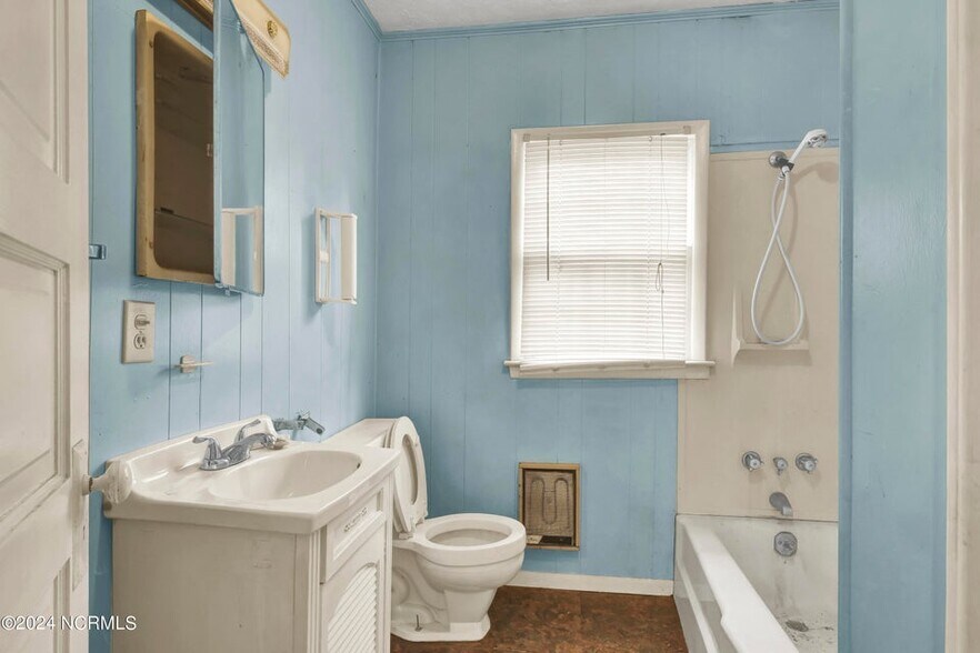 More Photos Of 5011 Wrightsville Ave, Wilmington Office For Sale