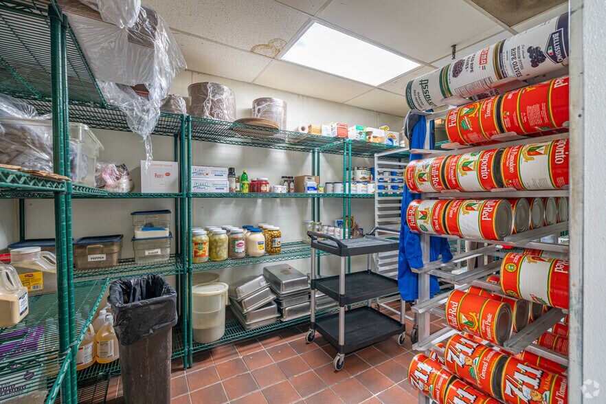 More Photos Of 7680 Grand Ave, Gurnee Restaurant For Sale