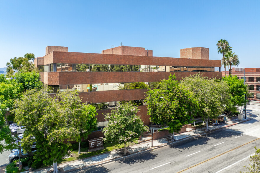 Primary Photo Of 101 S 1st St, Burbank Office For Lease