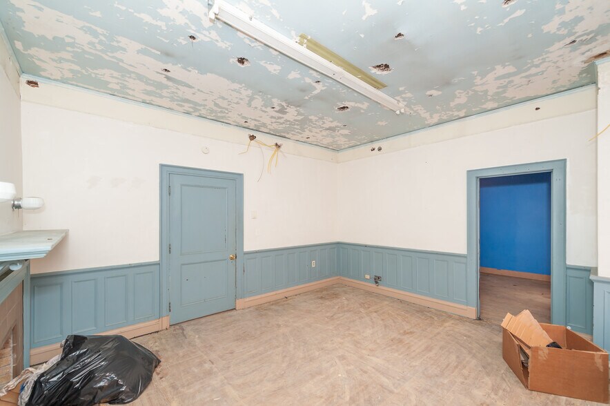 More Photos Of 71 Main St, Norwich Storefront Retail Office For Sale