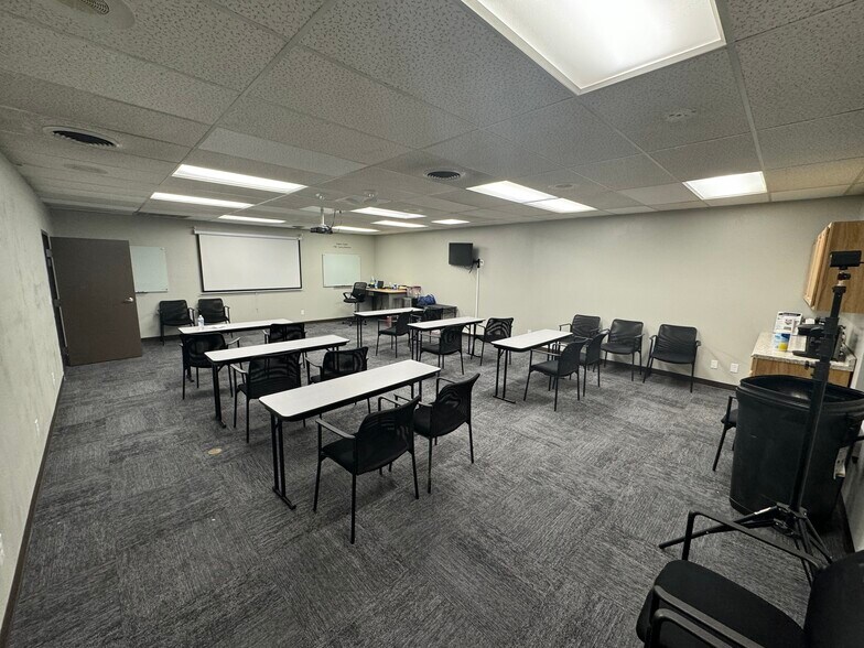 More Photos Of 2370 Decker Lake Blvd, Salt Lake City Office For Lease