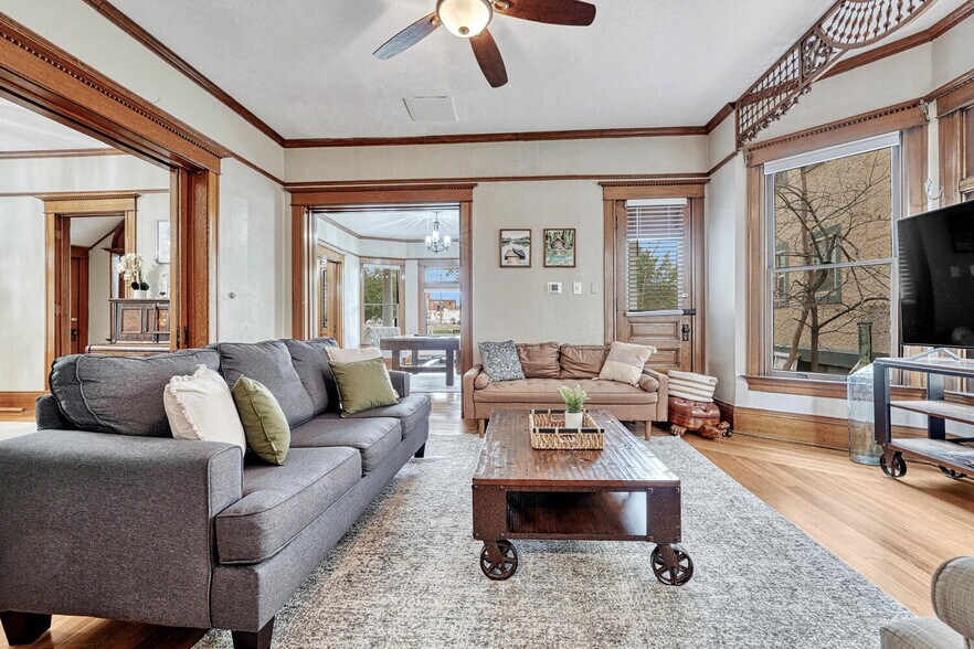 More Photos Of 6 Boulder Crescent St, Colorado Springs Hotel For Sale
