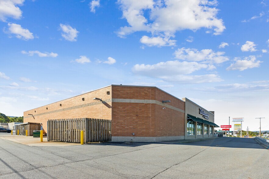 More Photos Of 2100 N Township Blvd, Pittston General Retail For Lease