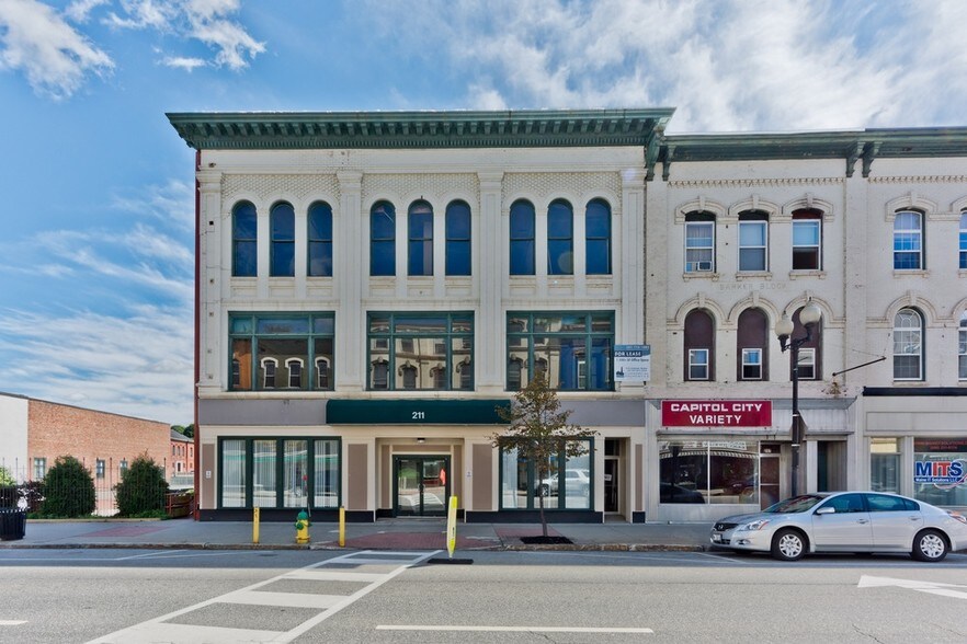 More Photos Of 211 Water St, Augusta Office For Sale
