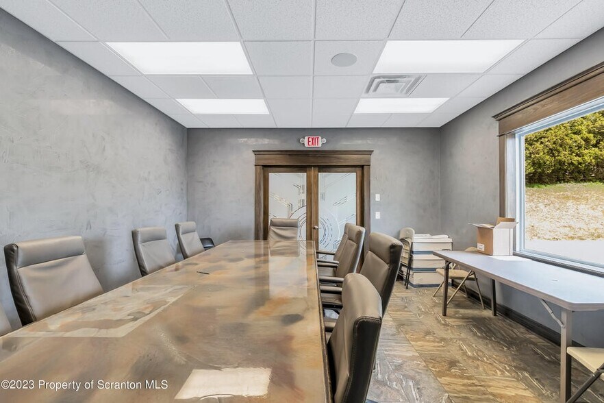 More Photos Of 7 Oakwood Dr, Scranton Storefront Retail Office For Sale