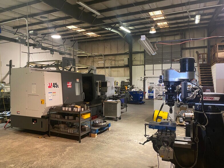 More Photos Of 1033 Cavalier Blvd, Chesapeake Manufacturing For Sale
