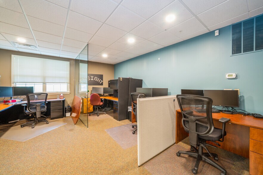 More Photos Of 54 Friends Ln, Newtown Office For Sale