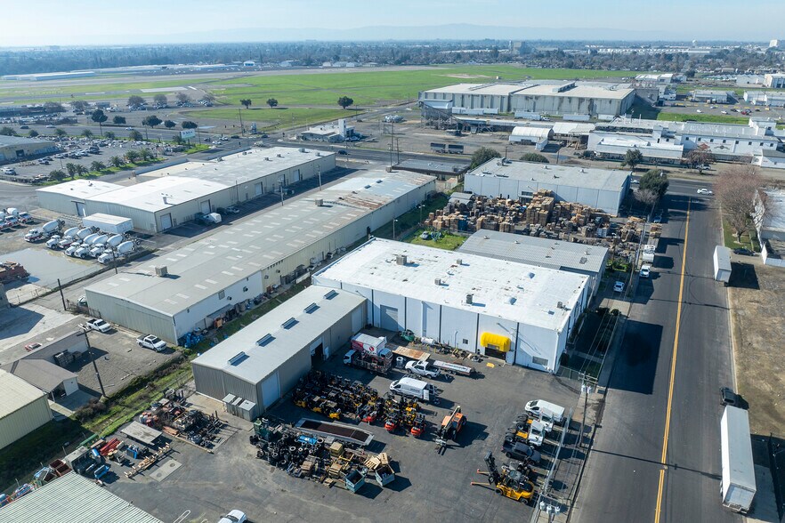 More Photos Of 2242-2272 Hoover Ave, Modesto Warehouse For Sale