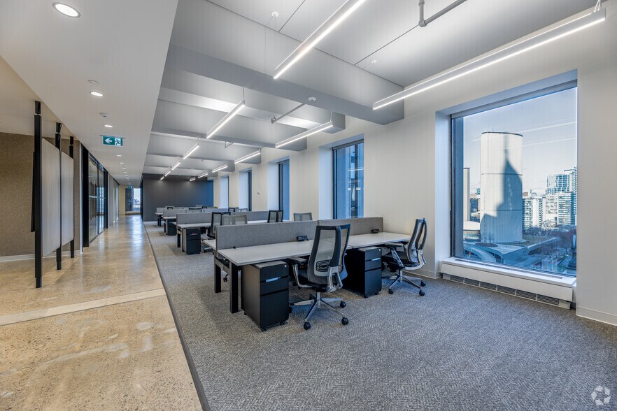 More Photos Of 390 Bay St, Toronto Office For Lease