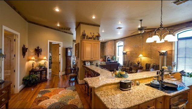 More Photos Of 124 E Austin St, Jefferson Restaurant For Sale