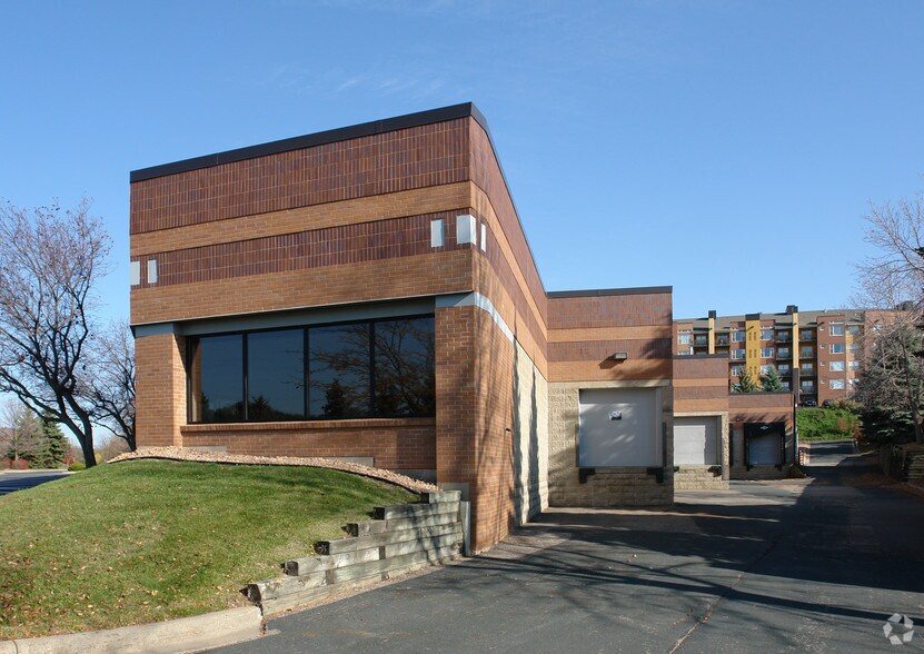 More Photos Of 7400 Flying Cloud Dr, Eden Prairie Flex For Lease