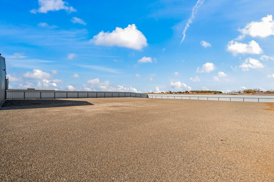 More Photos Of 8922 County Road 6820, Lubbock Warehouse For Lease