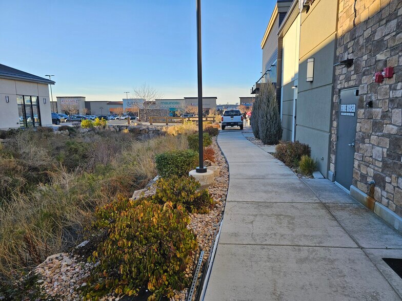 More Photos Of 1289 N Canyon Creek Pky, Spanish Fork Storefront Retail Office For Lease