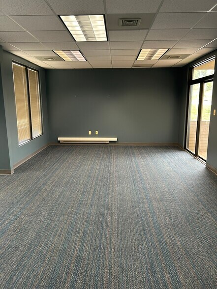 More Photos Of 101 Bradford Rd, Wexford Medical For Lease