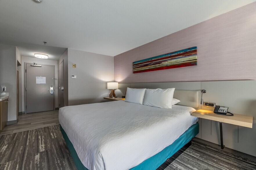 More Photos Of 4400 North Fwy, Fort Worth Hotel For Sale