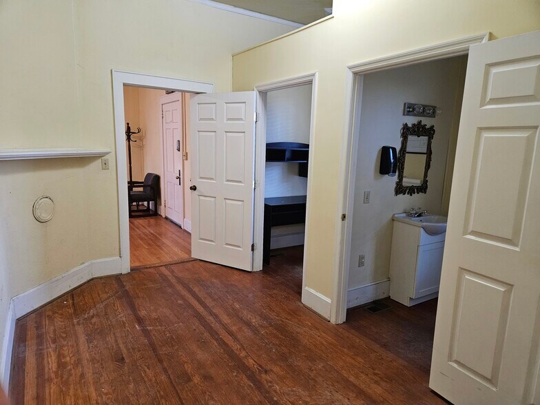 More Photos Of 230 Elliott St, Orangeburg Medical For Lease