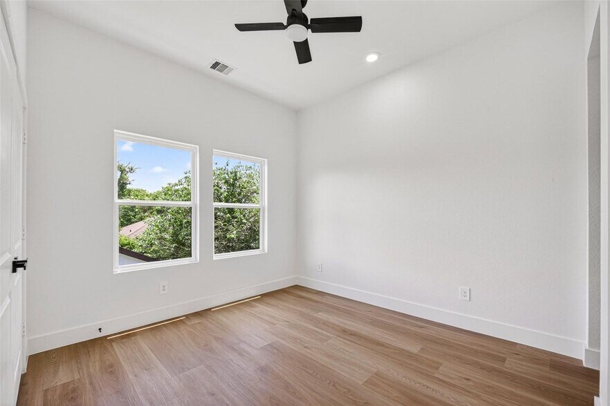 More Photos Of 7840 Nashville Unit A/B Street, Houston Apartments For Sale
