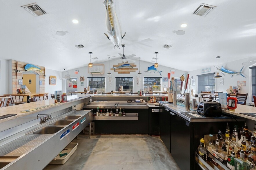 More Photos Of 2901 Placida Rd, Englewood Restaurant For Sale