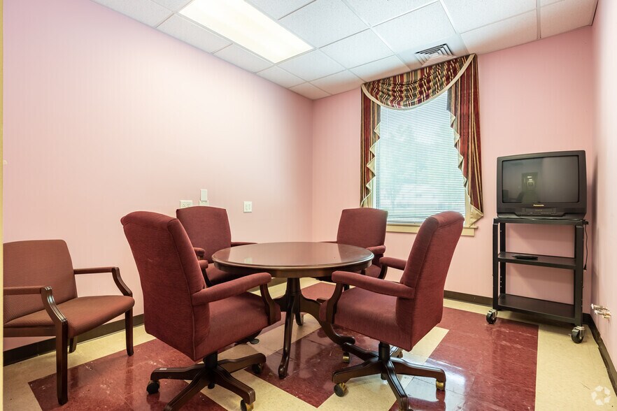 More Photos Of 7446 Covington Hwy, Lithonia Medical For Sale