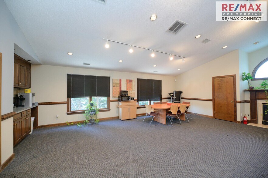 More Photos Of 760 McGuire Pl, Newport News Office For Sale