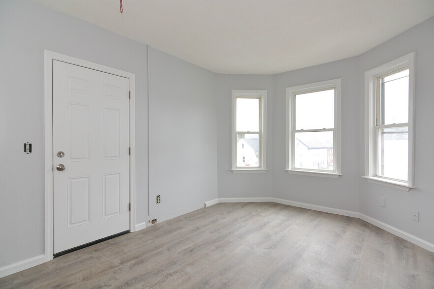 More Photos Of 35 Lafayette St, Worcester Apartments For Sale