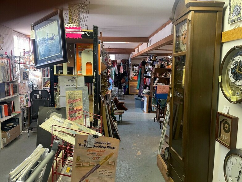 More Photos Of 43W407 US Highway 20, Pingree Grove Storefront Retail Residential For Sale