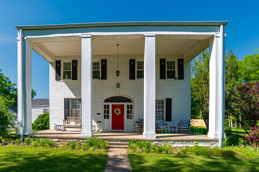 More Photos Of 799 Whitthorne St, Shelbyville Hospitality For Sale