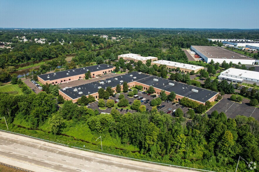 More Photos Of 1515 Grundy's Ln, Bristol Office For Lease