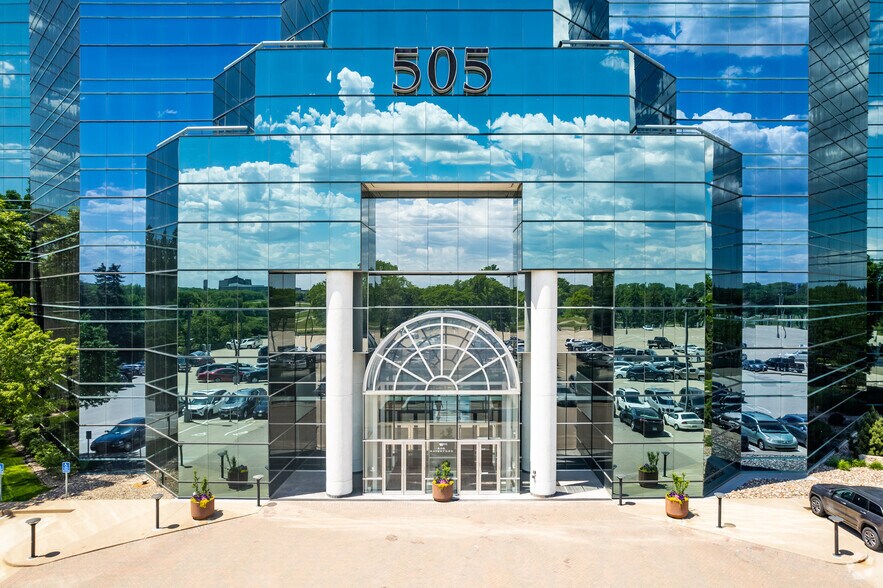 More Photos Of 505 N Highway 169, Plymouth Office For Lease