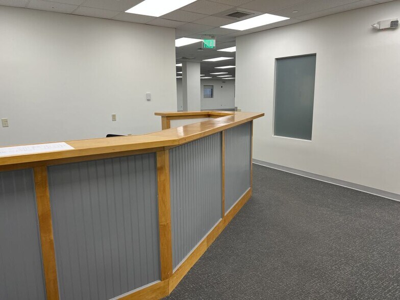 More Photos Of 16 Commercial St, Branford Research And Development For Lease