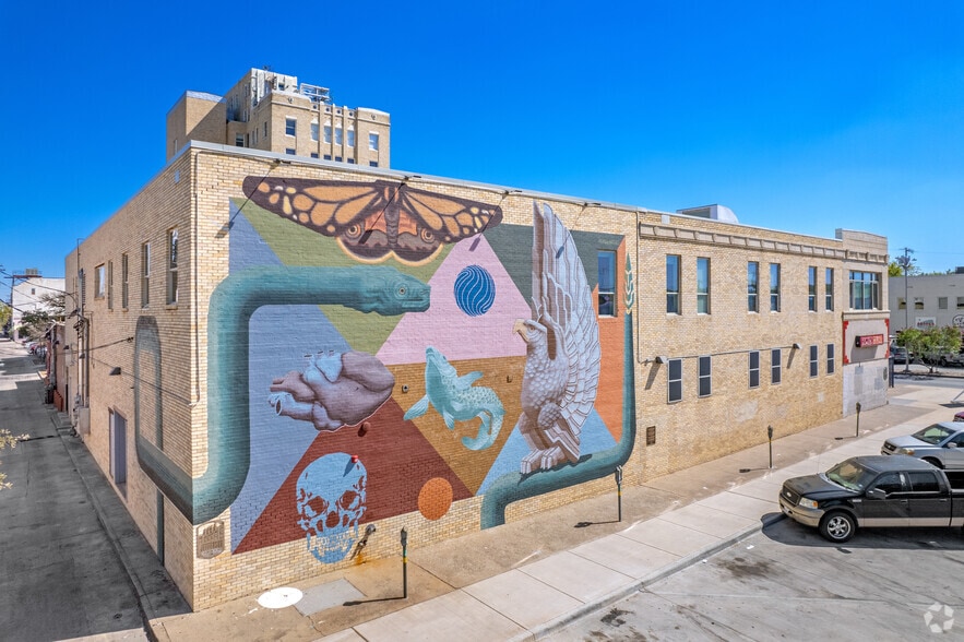 More Photos Of 351 W Jefferson Blvd, Dallas Office For Lease