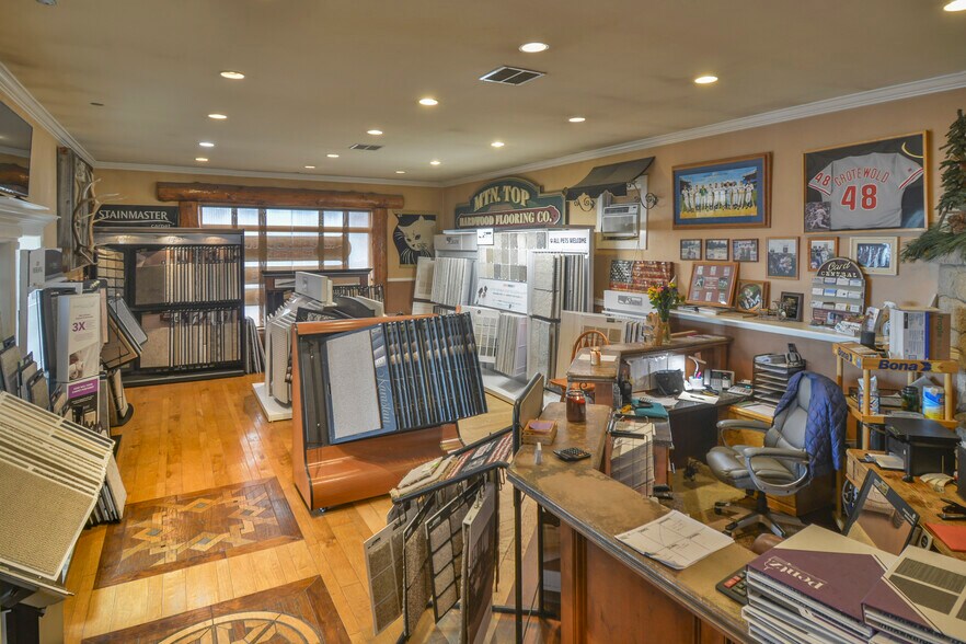 More Photos Of 25266 Highway 18, Crestline Service Station For Sale