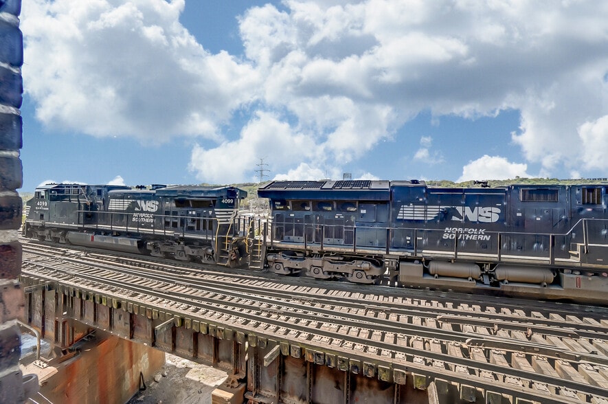 More Photos Of 1275 Budd St, Cincinnati Warehouse For Lease