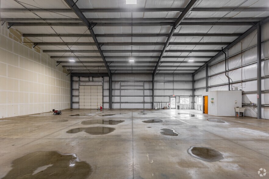 More Photos Of 1160 NW Noble Dr, Estacada Distribution For Lease