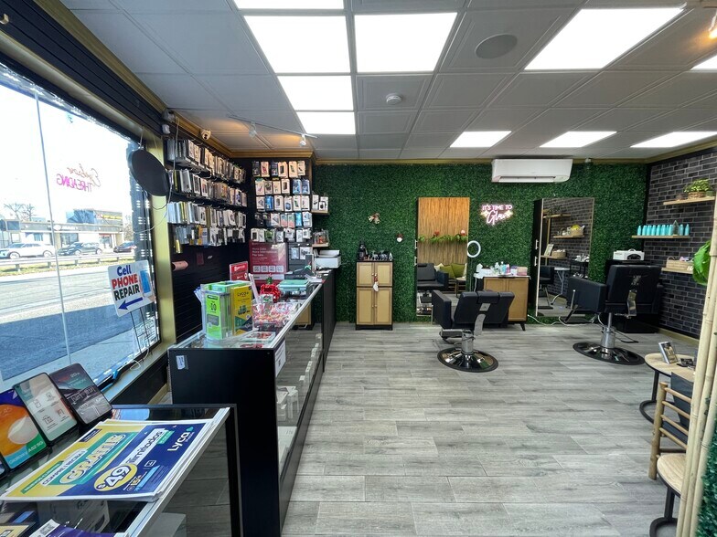 More Photos Of 701-705 Walt Whitman Rd, Melville Storefront For Sale