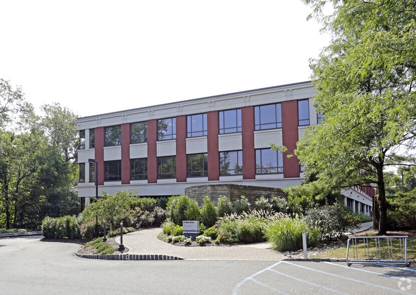 More Photos Of 26 Main St, Chatham Office For Lease