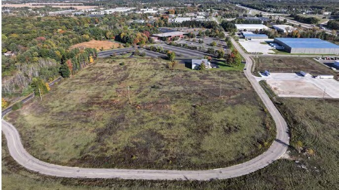 More Photos Of 5177 Corporate Woods Dr, Kalamazoo Distribution For Lease