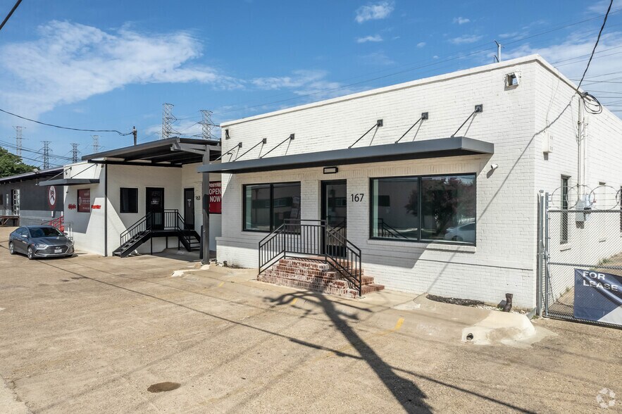 More Photos Of 163 Parkhouse St, Dallas Showroom For Lease