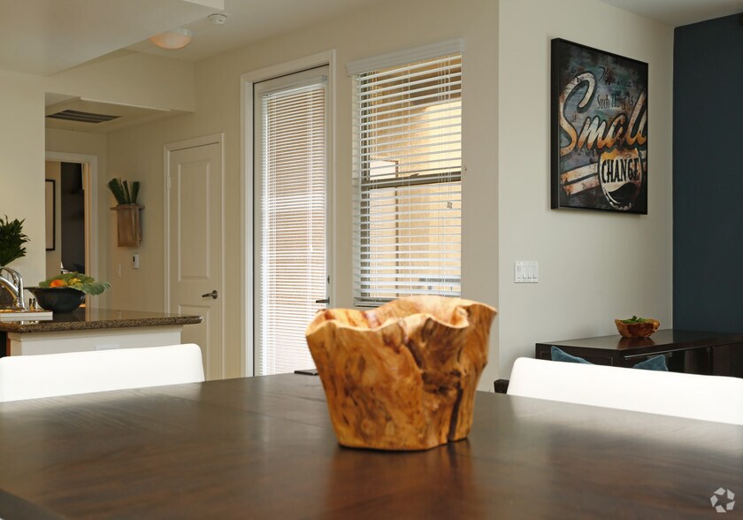 More Photos Of 700 S Myrtle Ave, Monrovia Apartments For Lease