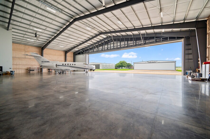 More Photos Of 7622 Eagle Ln, Spring Airplane Hangar For Sale