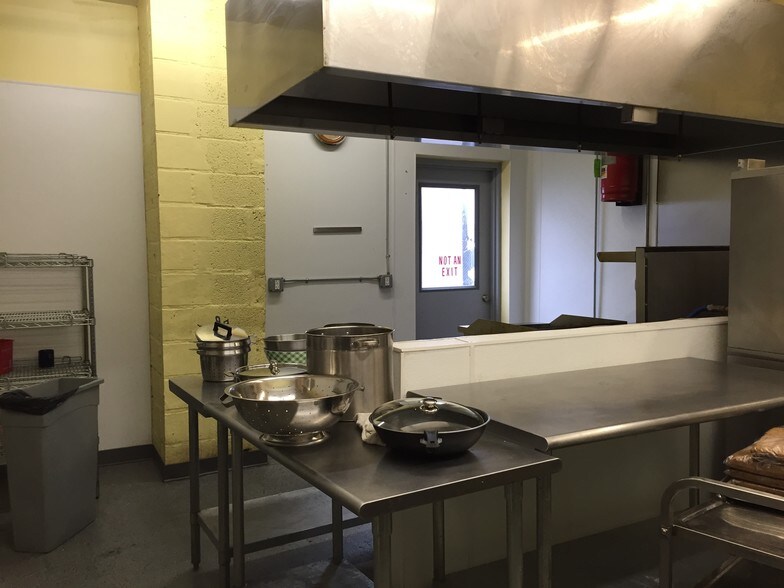 More Photos Of 166-180 S Van Brunt St, Englewood Food Processing For Lease