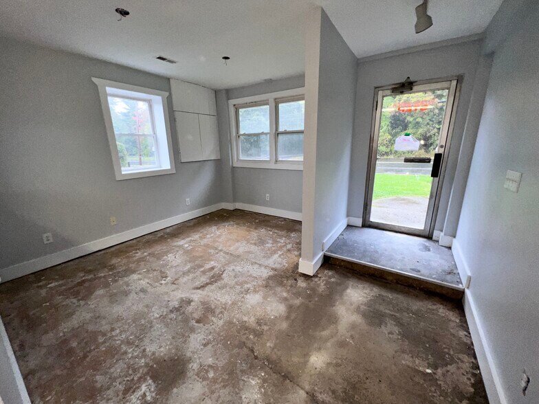 More Photos Of 13 US Highway 206 S, Sandyston Storefront Retail Residential For Sale