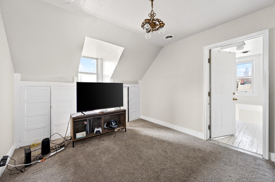 More Photos Of 174 Mariner St, Buffalo Multifamily For Sale