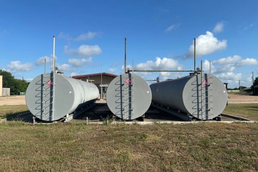 More Photos Of 12104 U.S. 59, Victoria Land For Sale